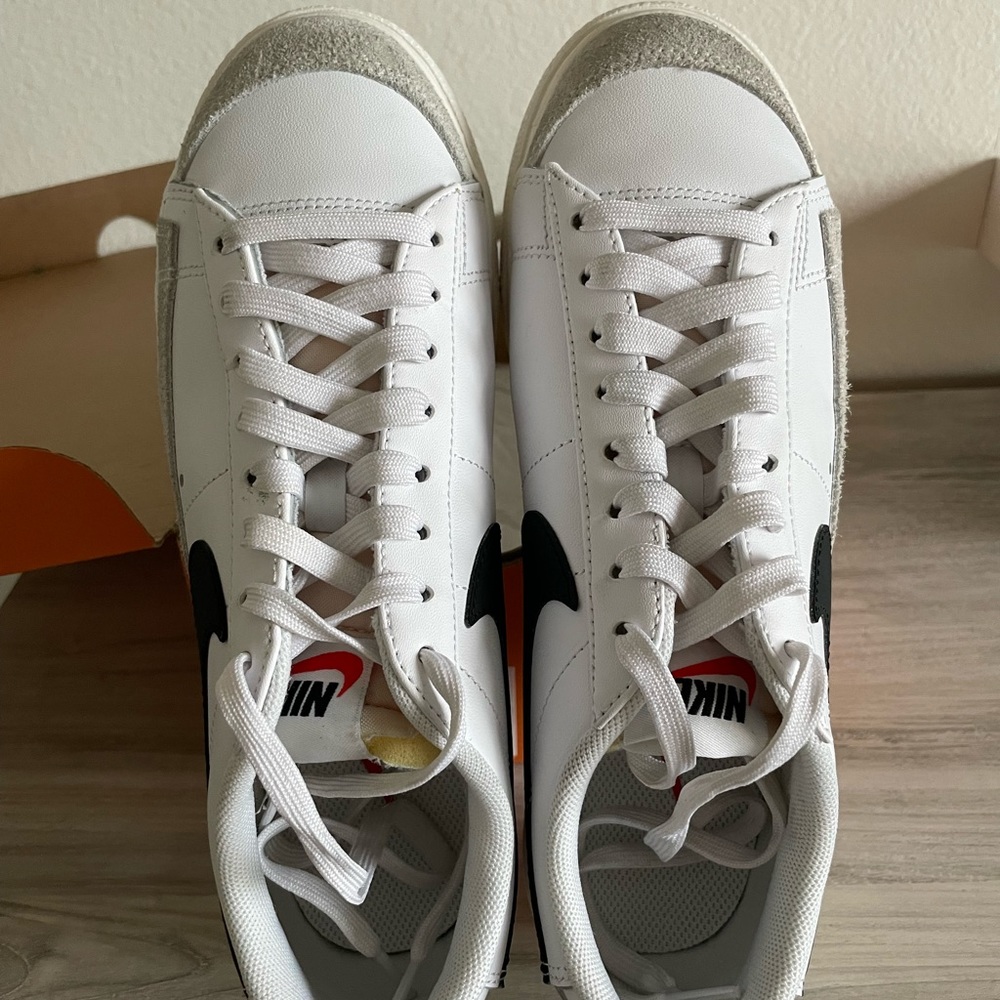 Nike blazers low platform size 7